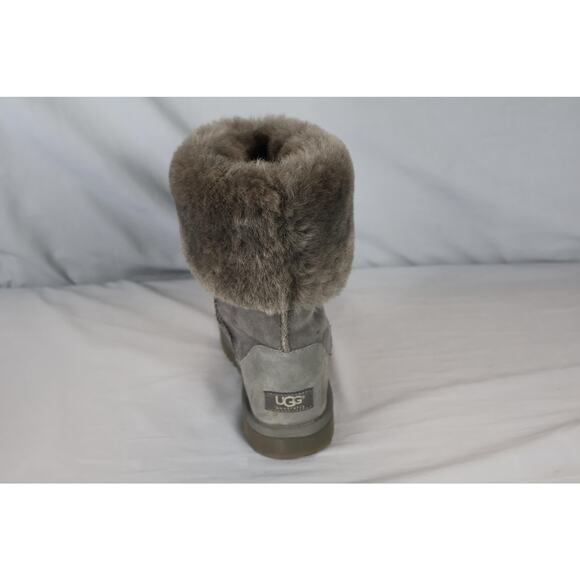 UGG Classic Short Boots Womens Size 7 Sheepskin Suede Winter 5815 Warm Cozy Shoe - Picture 10 of 10